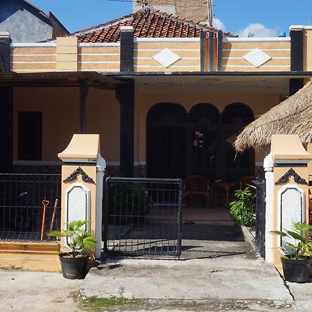 Arriani Homestay Karimunjawa Exteriör bild